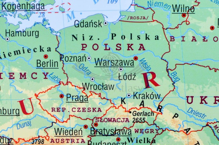Świat 1:20 000 000. Naklejka, mapa ścienna fizyczna. Producent: Pięta. Fragment 1