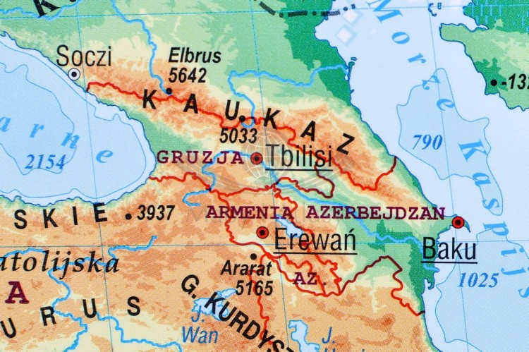 Świat 1:20 000 000. Naklejka, mapa ścienna fizyczna. Producent: Pięta. Fragment 3