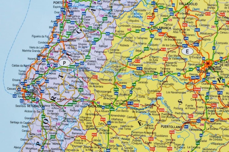 Europa 1:4 300 000. Naklejka, mapa ścienna. Polityczno-drogowa. Producent: Piętka. Fragment 7