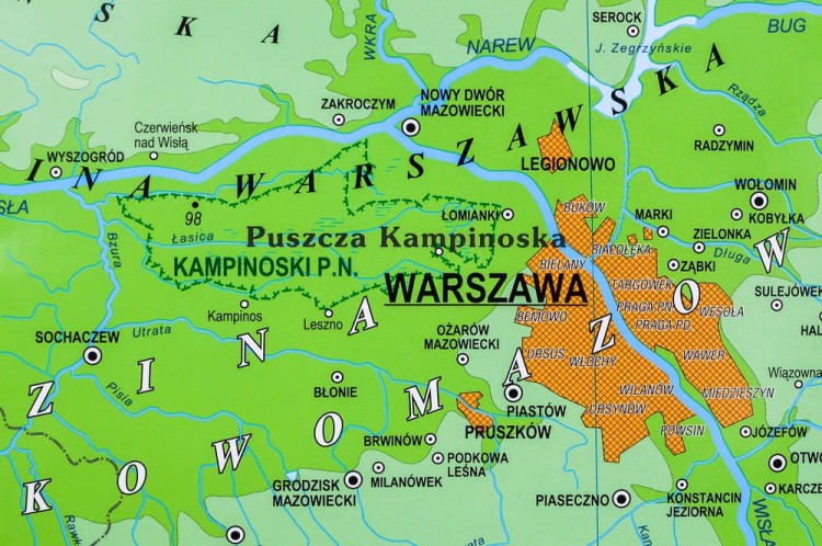 Polska mapa fizyczna, geograficzna w formie naklejki. Wersja STRONG. Skala 1:500 000 Producent: Piętka.Fragment 1