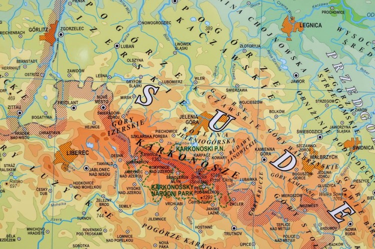 Polska mapa fizyczna, geograficzna w formie naklejki. Wersja STRONG. Skala 1:500 000 Producent: Piętka.Fragment 7