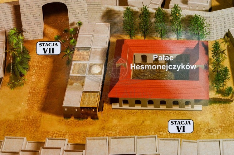 Droga Krzyżowa Jezusa na Golgotę w formie naklejki. Producent: Piętka. Fragment 3
