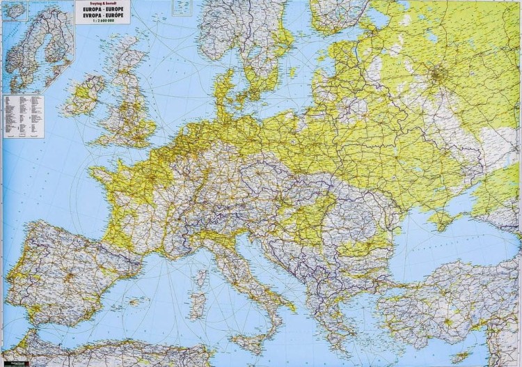 Europa 1:2 600 000. Arkusz, mapa ścienna drogowo-fizyczna. Producent: Freytag&Berndt