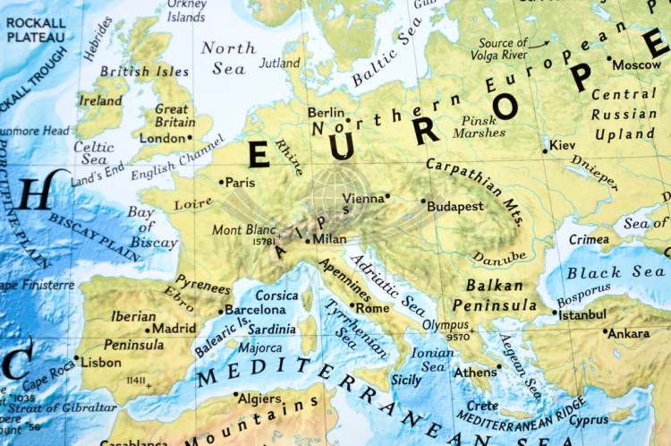 Świat 1:35 842 000. Arkusz, mapa ścienna fizyczna wydawnictwa National Geographic. Fragment 1