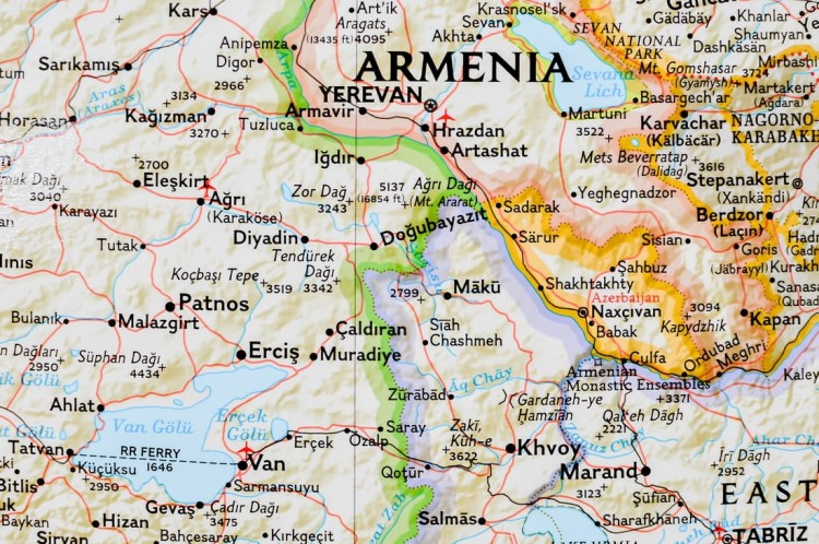 Iran. Mapa ścienna wydawnictwa National Geographic. Fragment 2