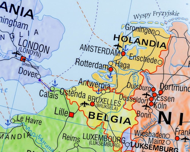 Europa 1:4 000 000. Mapa ścienna polityczna wydawnictwa Meridian. Fragment 2