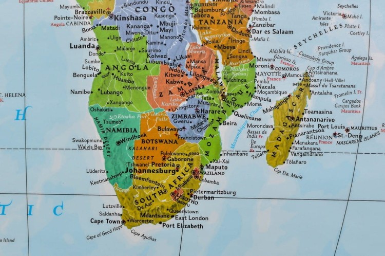 Świat 1:42 334 000. Mapa ścienna polityczna Explorer. Wydawnictwo: National Geographic. Fragment 4