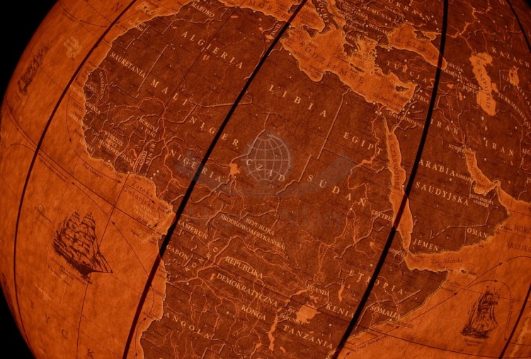 Globus żaglowce świata o średnicy 42 cm na drewnianej, wysokiej nodze. Podświetlany. Fragment 6