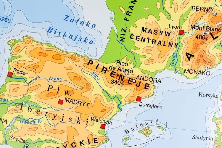 Europa. Mapa ścienna ukształtowanie powierzchni. Nowa Era. Fragment 6