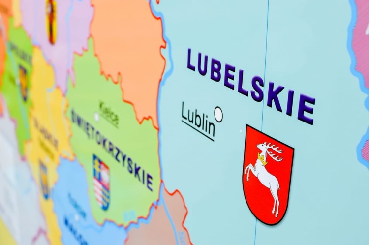 Polska mapa ścienna administracyjna - województwa. Fragment 4