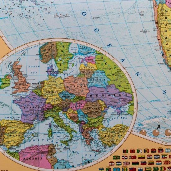 Świat 1:35 000 000. Mapa polityczna w języku angielskim w wersji do wpinania. Wydawnictwo: Eko-Graf. Fragment 6