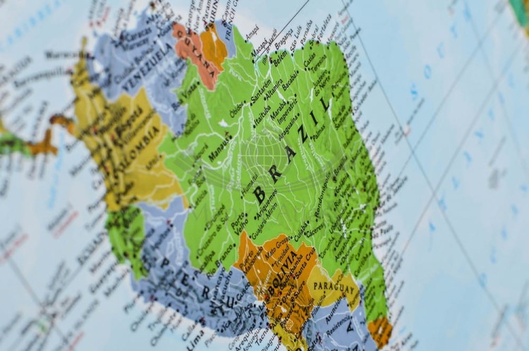 Świat 1:42 334 000. Mapa polityczna Explorer w ramie drewnianej. Wydawnictwo: National Geographic. Fragment 6