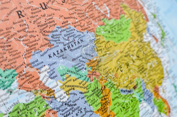 Świat 1:42 334 000. Mapa polityczna Explorer w wersji magnetycznej. Wydawnictwo: National Geographic. Fragment 5