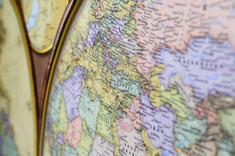 Świat. Półkule. Mapa ozdobna w wersji do wpinania. Wydawnictwo: National Geographic. Fragment 7
