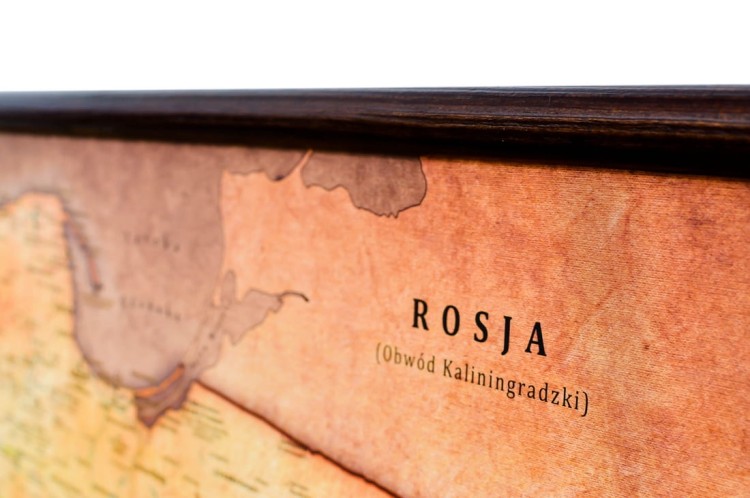 Polska. Mapa ścienna turystyczna. Drewniany półwałek