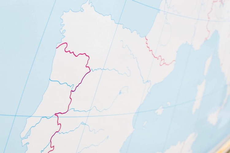 Europa 1:4 000 000. Mapa ścienna konturowa (do ćwiczeń) wydawnictwa Meridian. Fragment 7