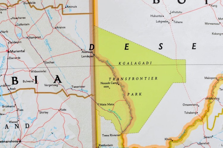 Afryka Południowa (RPA) 1:3 044 000. Mapa ścienna. National Geographic. Fragment 5