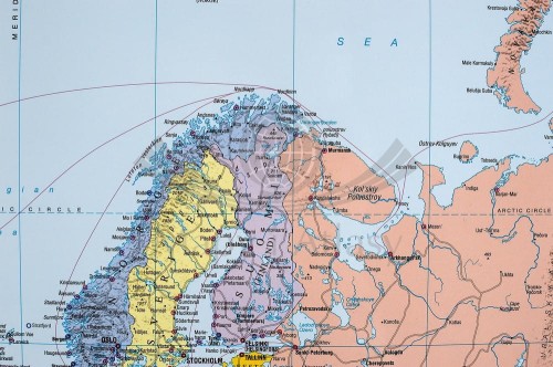 Świat 1:26 000 000. Mapa polityczna z portami do wpinania. Rama alu SLIM. Fragment 1