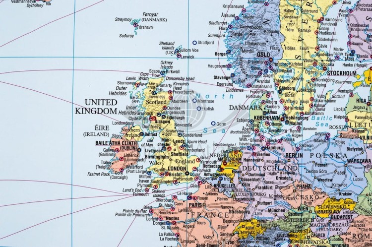 Świat 1:26 000 000. Mapa polityczna z portami magnetyczna. Rama alu SLIM. Fragment 2