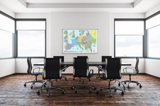 Europa 1:4 000 000. Mapa ścienna z kodami pocztowymi. Przykład aranżacji 1