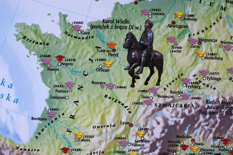 Europa. Wielkie cywilizacje średniowiecza - kultura i sztuka. Mapa ścienna wydawnictwa Meridian. Fragment 5
