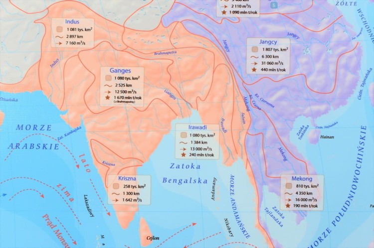 Hydrografia świata 1:26 000 000. Mapa ścienna wydawnictwa Meridian. Fragment 4