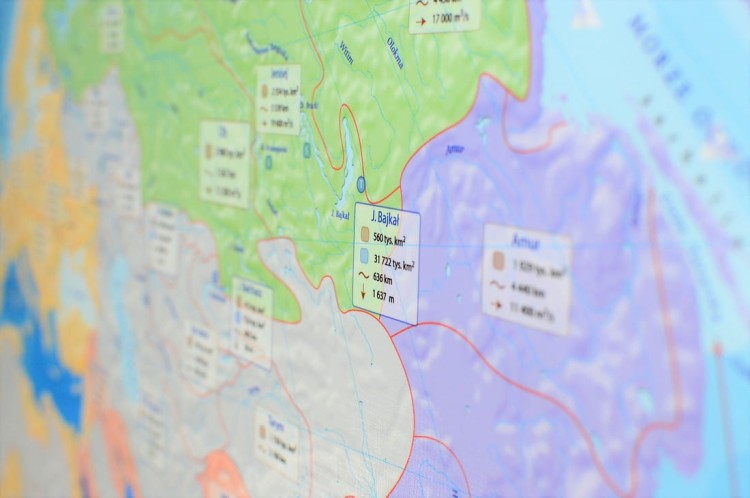 Hydrografia świata 1:22 000 000. Mapa ścienna wydawnictwa Meridian. Fragment 6