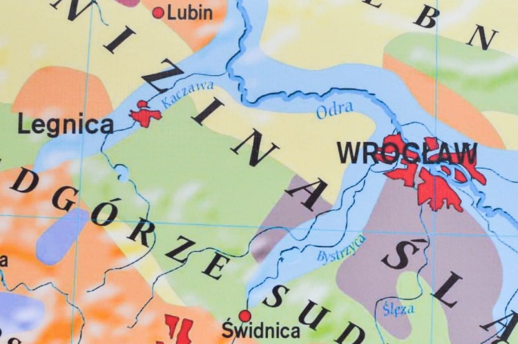 Polska - rodzaje gleb 1:550 000. Mapa ścienna wydawnictwa Meridian. Fragment 3