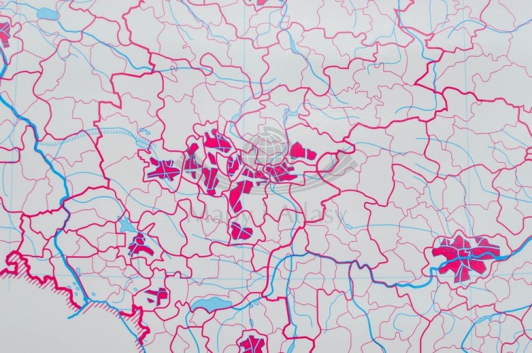 Polska 1:550 000. Mapa ścienna konturowa (administracyjna) wydawnictwa Meridian. Fragment 3