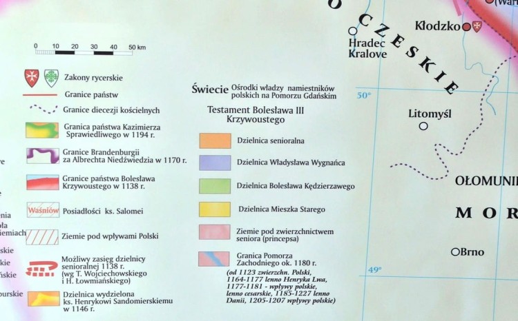 Rozbicie dzielnicowe Polski. Mapa ścienna wydawnictwa Meridian. Legenda