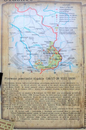 Powstania śląskie. Mapa ścienna 150 x 200 cm. Drewniane półwałki
