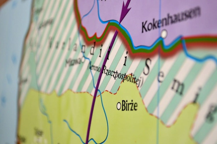 Rzeczpospolita Polska w XVII i XVIII w. / Europa do połowy XVIII w. Dwustronna mapa ścienna wydawnictwa Meridian. Strona 1 - fragment 3