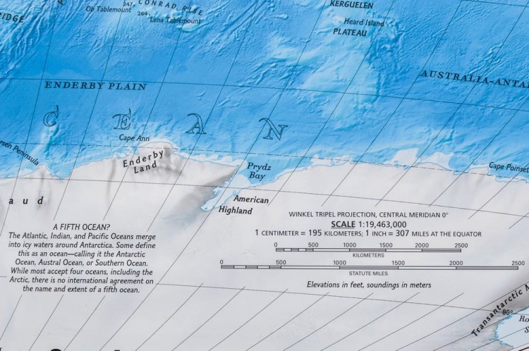 Świat 1:19 463 000. Mapa ścienna fizyczna wydawnictwa National Geographic. Fragment 7