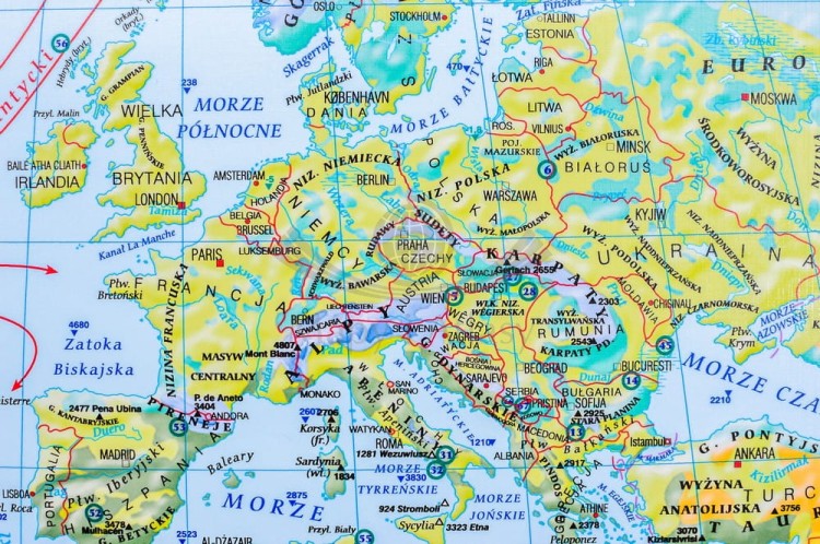 Świat 1:22 000 000. Mapa ścienna krajobrazowa wydawnictwa Meridian. Fragment 2