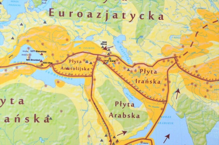 Świat 1:31 000 000. Geologia i tektonika. Mapa ścienna wydawnictwa Meridian. Mapa 2 - fragment 1