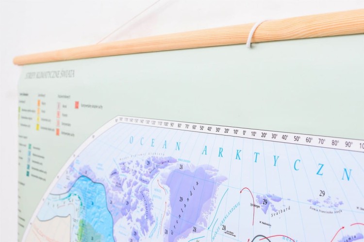 Świat 1:22 000 000. Strefy klimatyczne. Mapa ścienna wydawnictwa Meridian. Oprawa