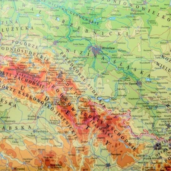 Polska 1:1 800 000. Mapa fizyczna w ramie drewnianej. Fragment 2