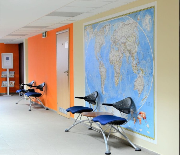 Świat 1:15 267 000. Mapa ścienna w formie murala. Wydawnictwo: National Geographic. Przykład aranżacji 2