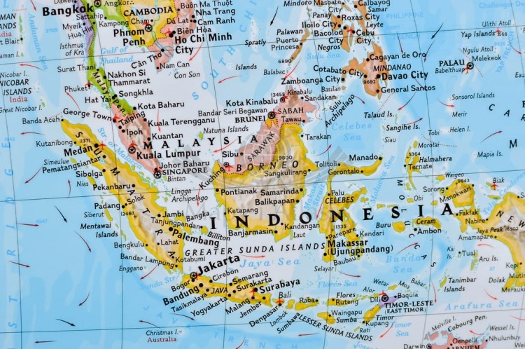 Świat 1:37 213 000. Mapa polityczna. Wersja do wpinania. Wydawnictwo: National Geographic. Fragment 4