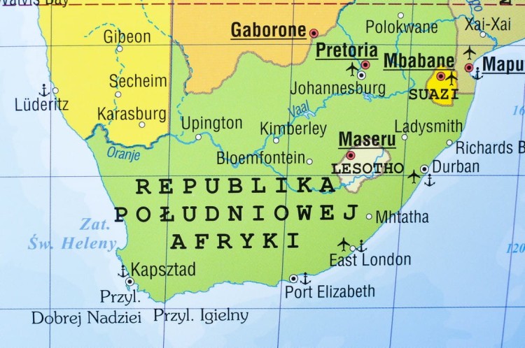 Świat 1:20 000 000. Mapa ścienna polityczna w formie naklejki. Fragment 2