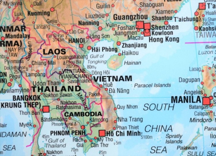 Świat 1:30 000 000. Mapa ścienna fizyczna świata. Fragment 3