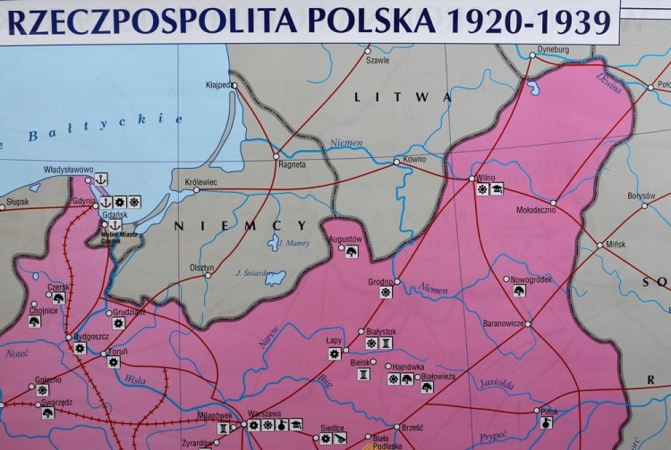 Rzeczpospolita Polska w latach 1920-1939. Szkolna mapa ścienna. Fragment 1