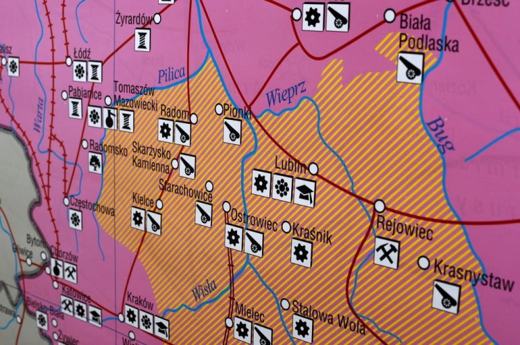 Rzeczpospolita Polska w latach 1920-1939. Szkolna mapa ścienna. Fragment 6