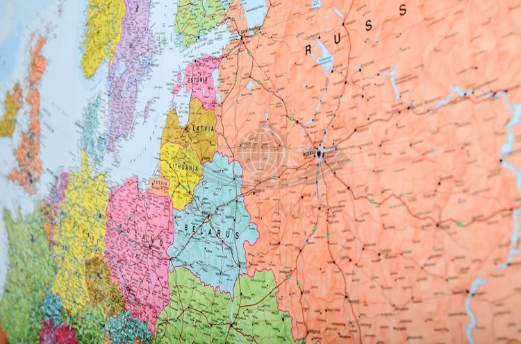 Europa 1:4 300 000. Mapa polityczno-drogowa do wpinania. Rama alu SLIM. Fragment 3