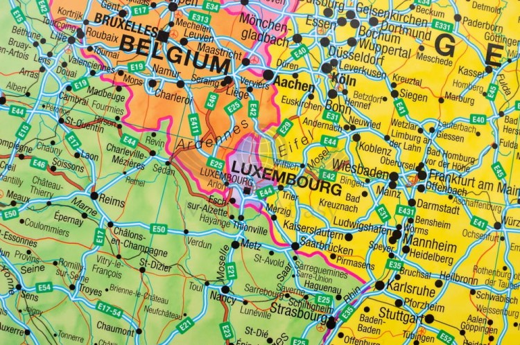 Europa 1:3 200 000. Mapa polityczna do wpinania. Rama alu SLIM. Fragment 2