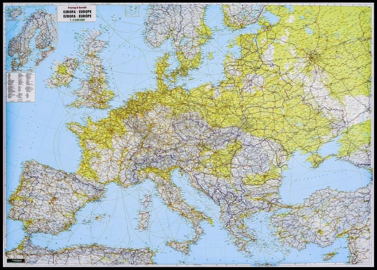Europa 1: 2 600 000. Mapa drogowo-fizyczna w wersji do wpinania wydawnictwa Freytag & Berndt