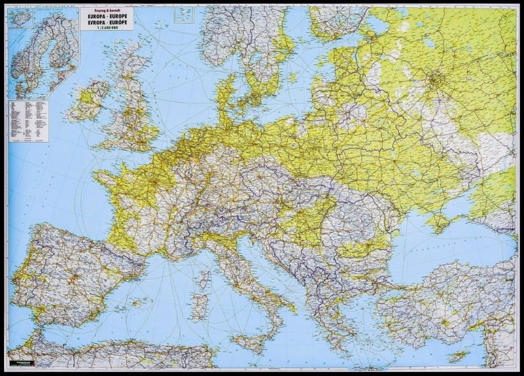 Europa 1: 2 600 000. Mapa drogowo-fizyczna w wersji magnetycznej wydawnictwa Freytag & Berndt