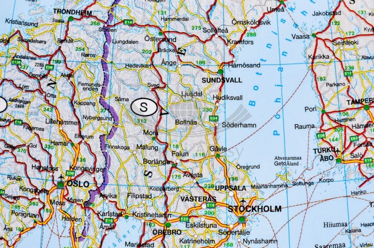 Europa 1: 2 600 000. Mapa drogowo-fizyczna w wersji magnetycznej wydawnictwa Freytag & Berndt. Fragment 9