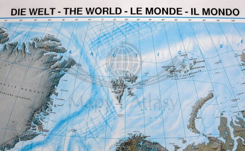Świat 1:25 000 000. Mapa ścienna fizyczna w wersji do wpinania wydawnictwa Freytag & Berndt. Fragment 1