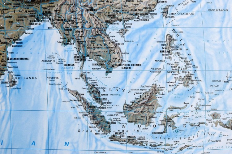 Świat 1:25 000 000. Mapa ścienna fizyczna w wersji do wpinania wydawnictwa Freytag & Berndt. Fragment 7